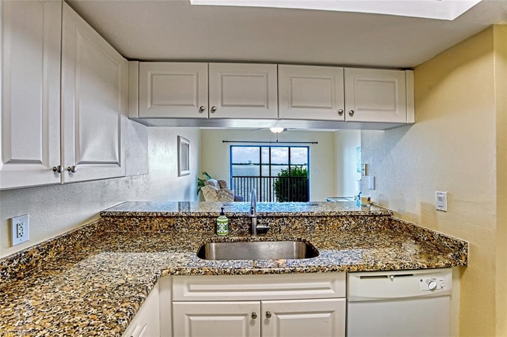 1900 Virginia AVE # 102, FORT MYERS FL 33901-22