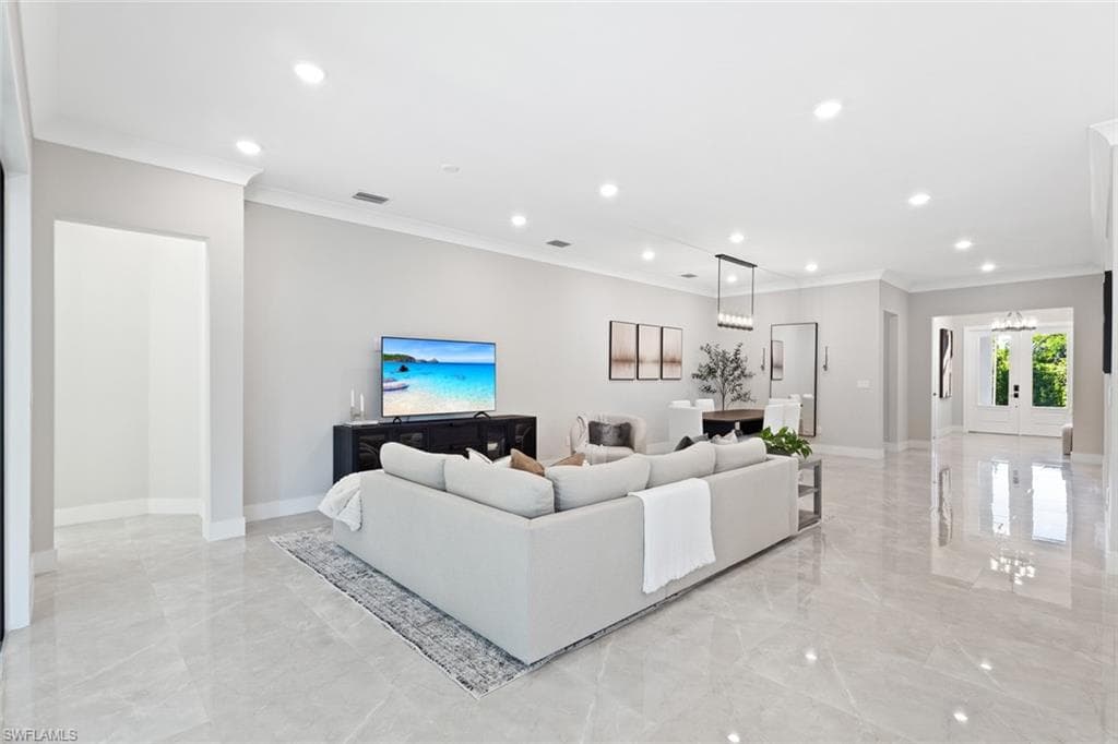 240 Allamanda WAY, NAPLES FL 34114-8