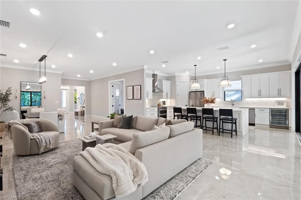 240 Allamanda WAY, NAPLES FL 34114-7