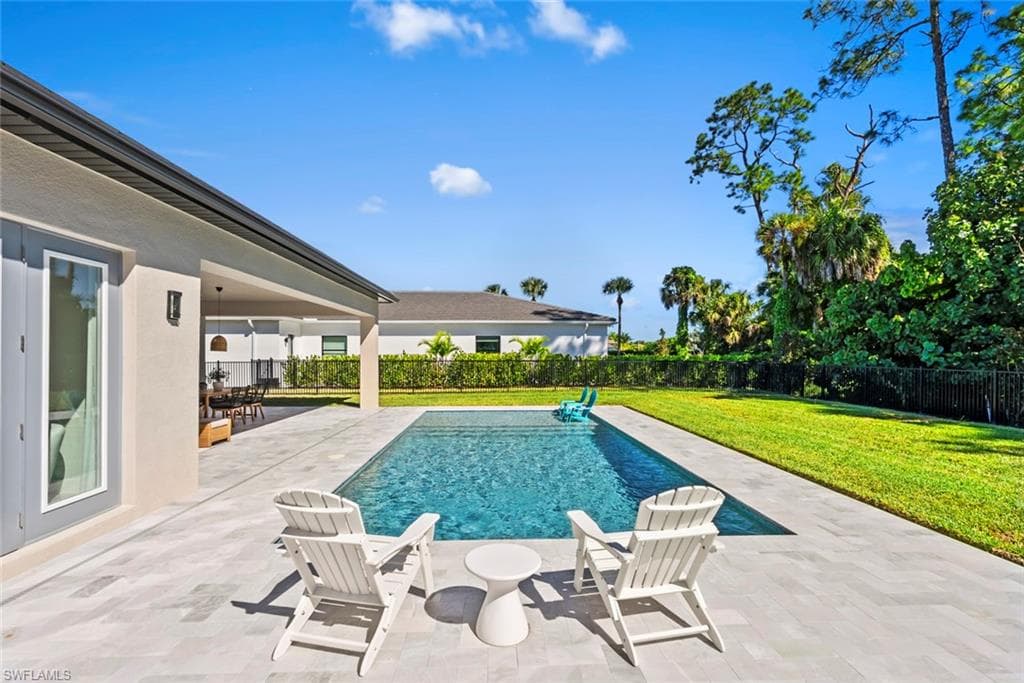 240 Allamanda WAY, NAPLES FL 34114-24