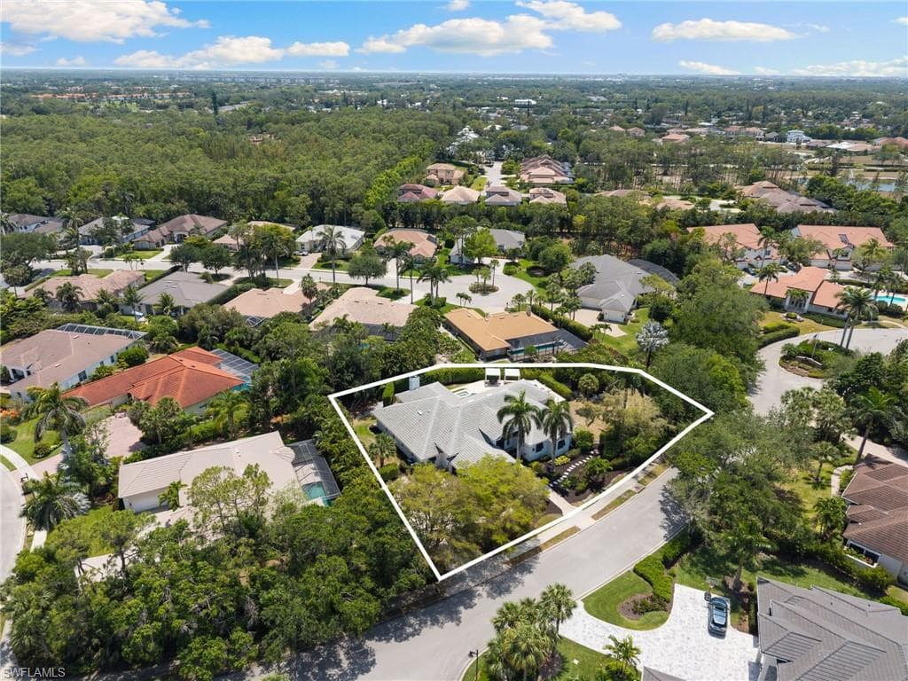 2274 Hawksridge DR, NAPLES FL 34105-23