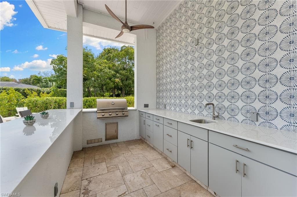 2274 Hawksridge DR, NAPLES FL 34105-37