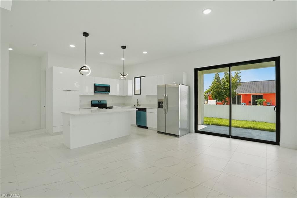 472 Rajah ST, LEHIGH ACRES FL 33974-8