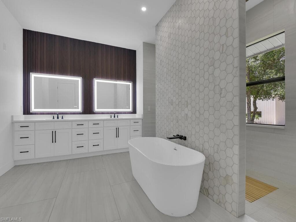 3475 3rd AVE SW, NAPLES FL 34117-23