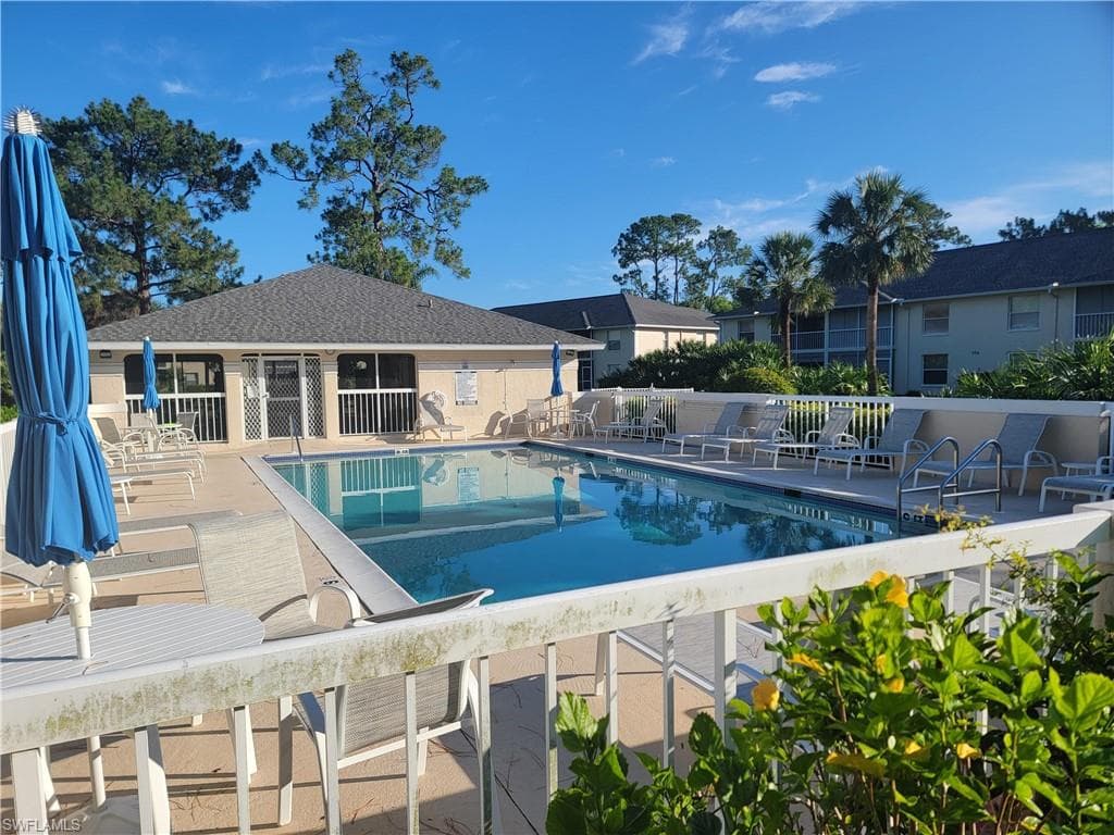 709 Landover CIR # 203, NAPLES FL 34104-16