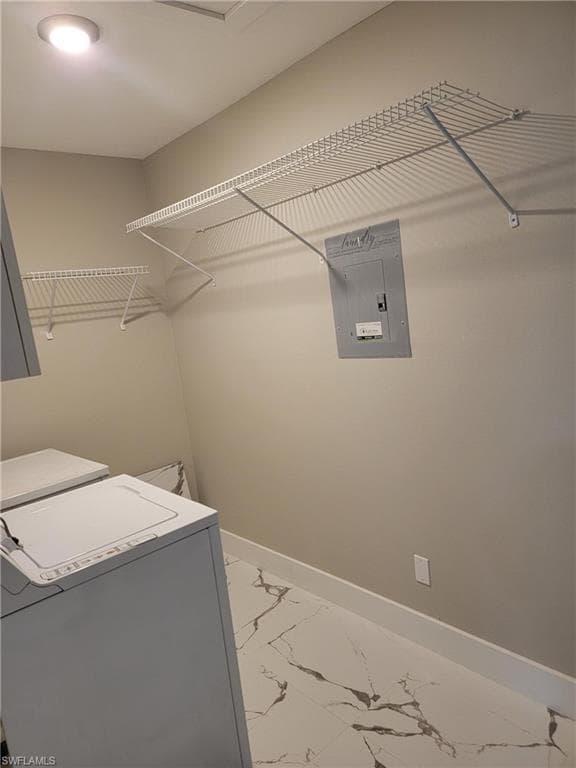 709 Landover CIR # 203, NAPLES FL 34104-15
