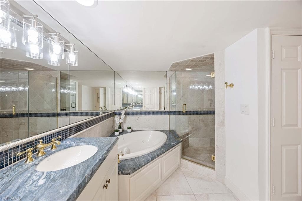 4451 Gulf Shore BLVD N # 1605, NAPLES FL 34103-25