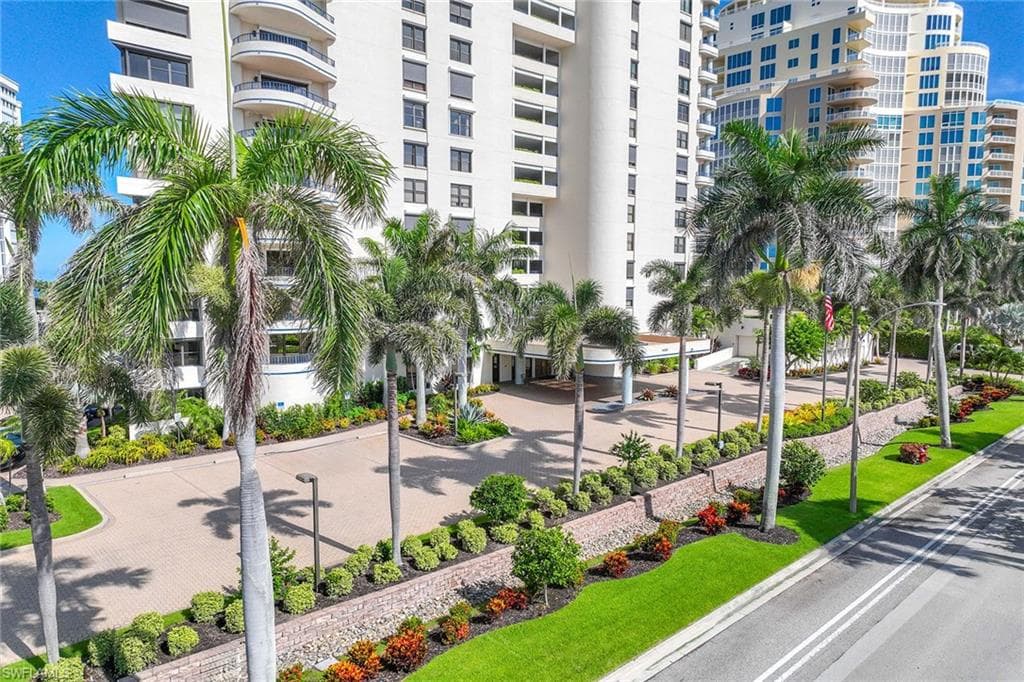 4451 Gulf Shore BLVD N # 1605, NAPLES FL 34103-2