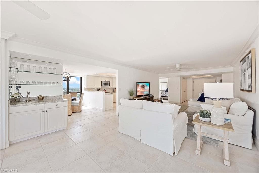 4451 Gulf Shore BLVD N # 1605, NAPLES FL 34103-14