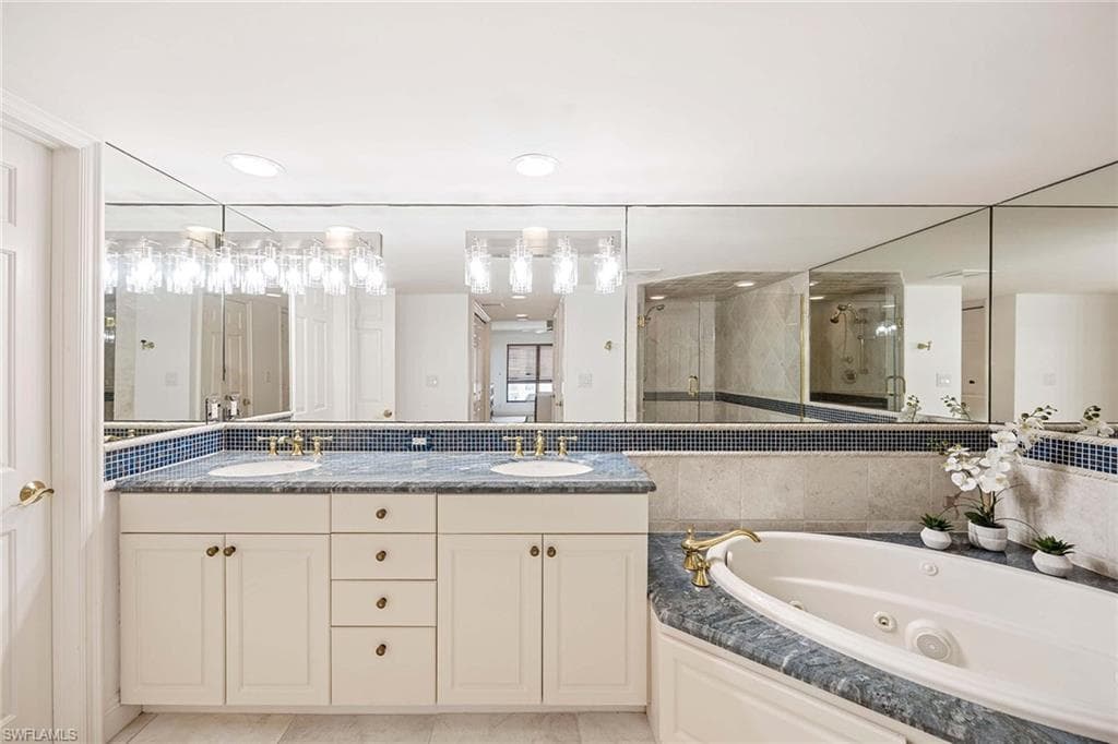 4451 Gulf Shore BLVD N # 1605, NAPLES FL 34103-24