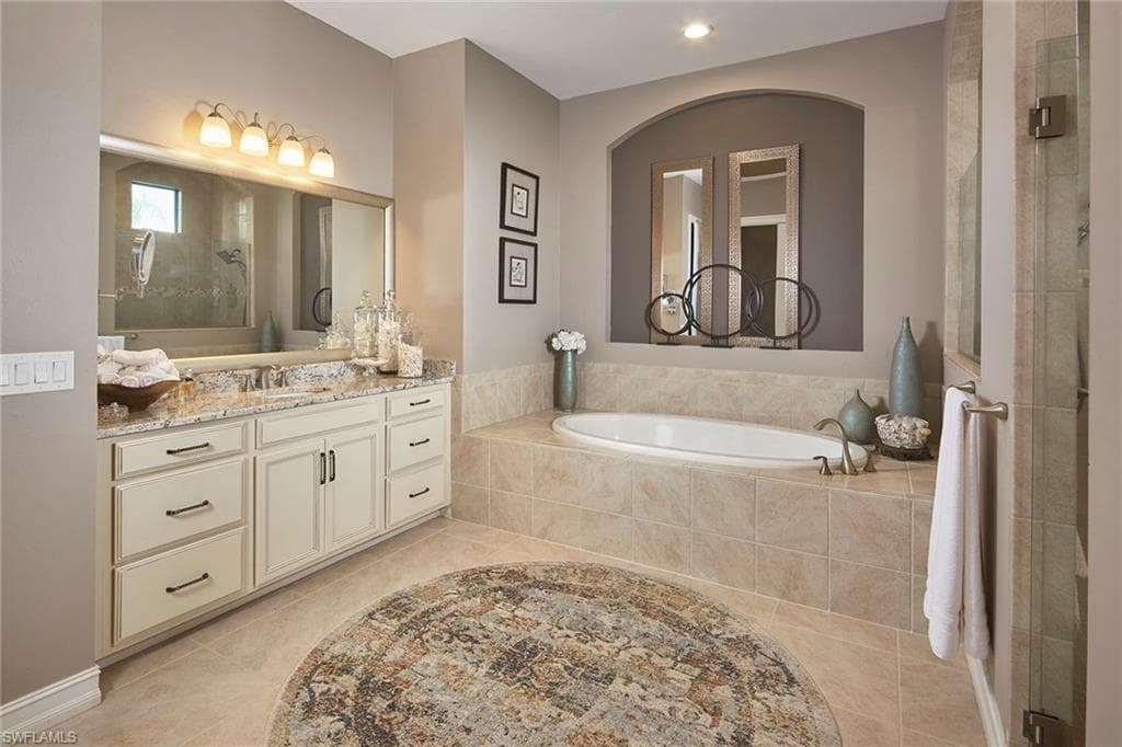 1633 Songbird CT, NAPLES FL 34120-19