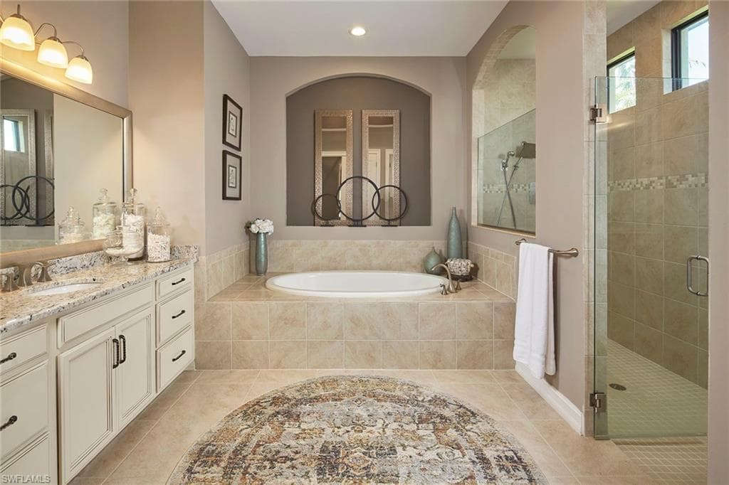 1633 Songbird CT, NAPLES FL 34120-20