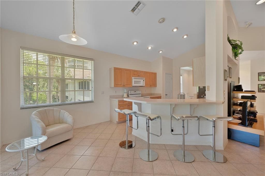 26962 Montego Pointe CT # 202, BONITA SPRINGS FL 34134-9