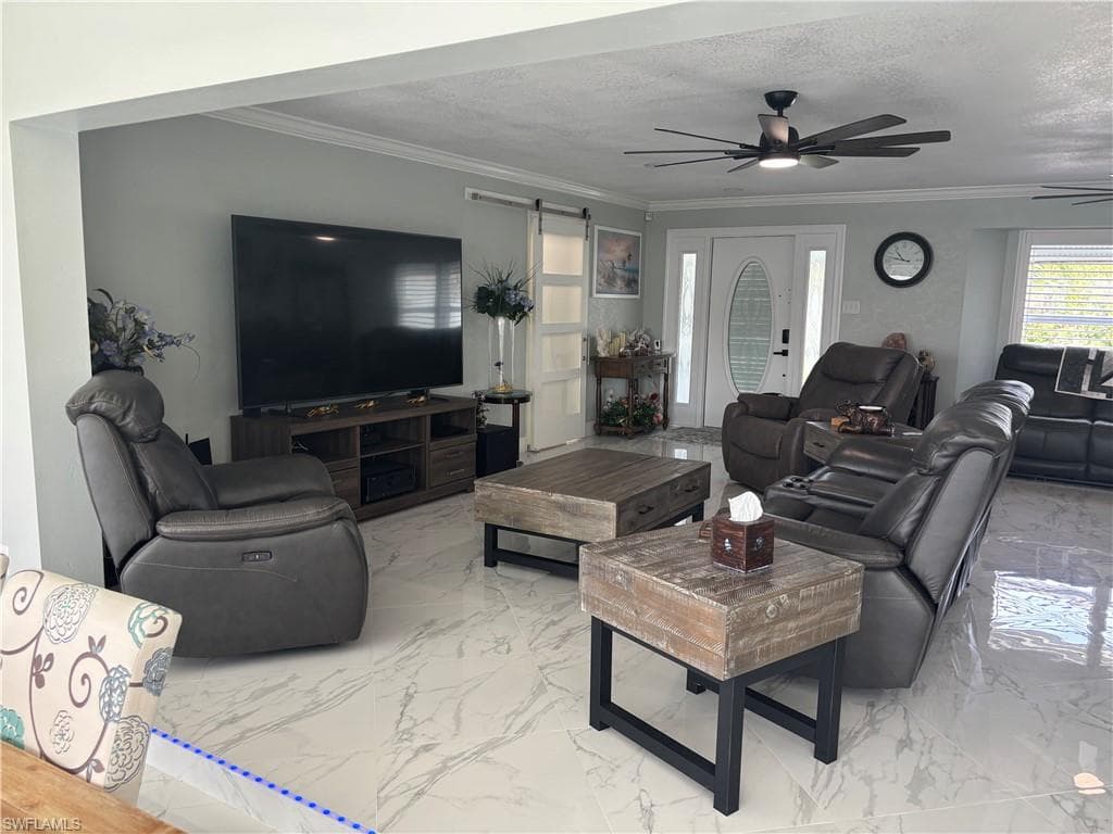 1951 SE 32nd ST-16