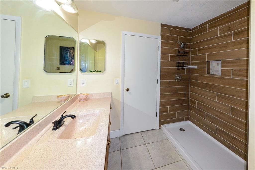 22442 Vale AVE, PUNTA GORDA FL 33980-18