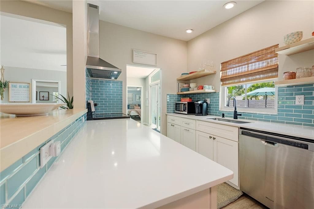 1971 HOLIDAY LN, NAPLES FL 34104-5