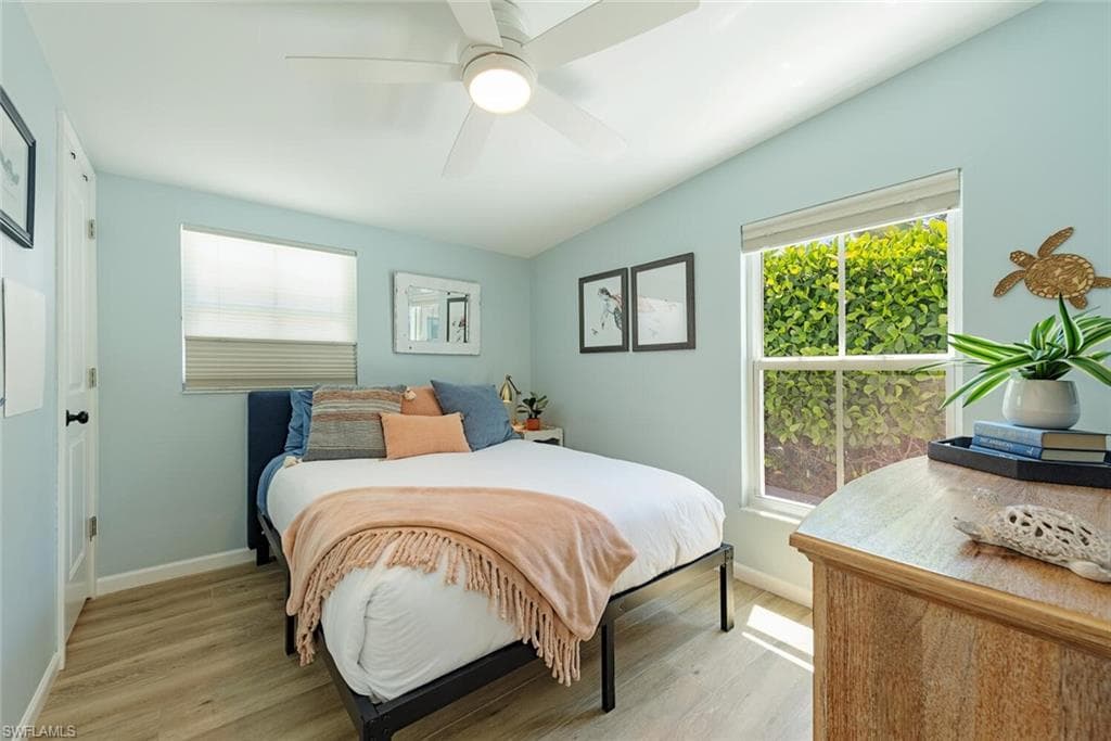1971 HOLIDAY LN, NAPLES FL 34104-16