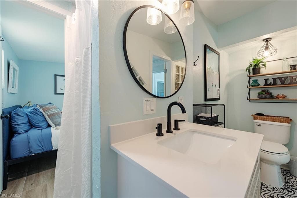 1971 HOLIDAY LN, NAPLES FL 34104-15