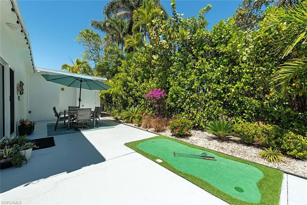 1971 HOLIDAY LN, NAPLES FL 34104-11