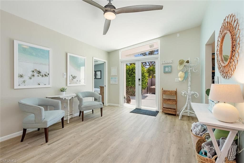 1971 HOLIDAY LN, NAPLES FL 34104-2