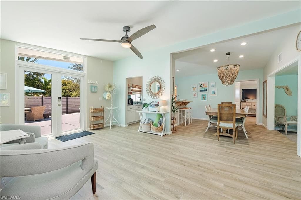 1971 HOLIDAY LN, NAPLES FL 34104-3