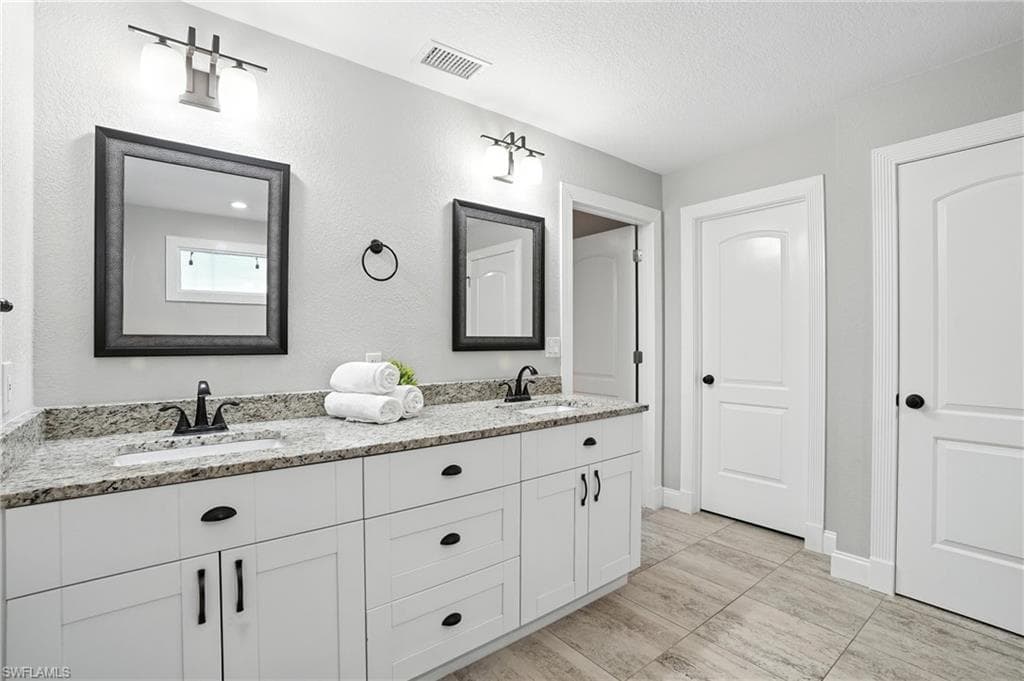 15840 S Pebble LN, FORT MYERS FL 33912-20