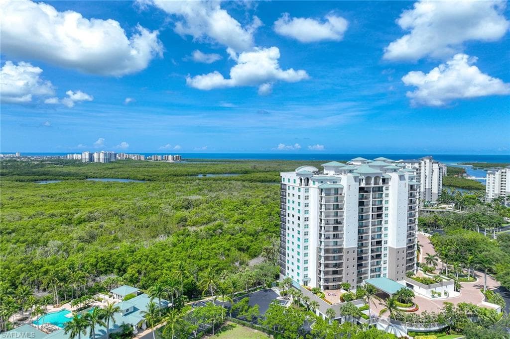 455 Cove Tower DR # 303, NAPLES FL 34110-1
