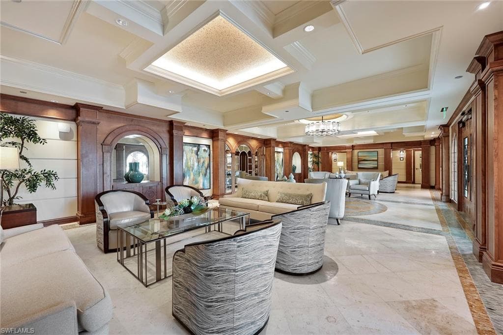 455 Cove Tower DR # 303, NAPLES FL 34110-6