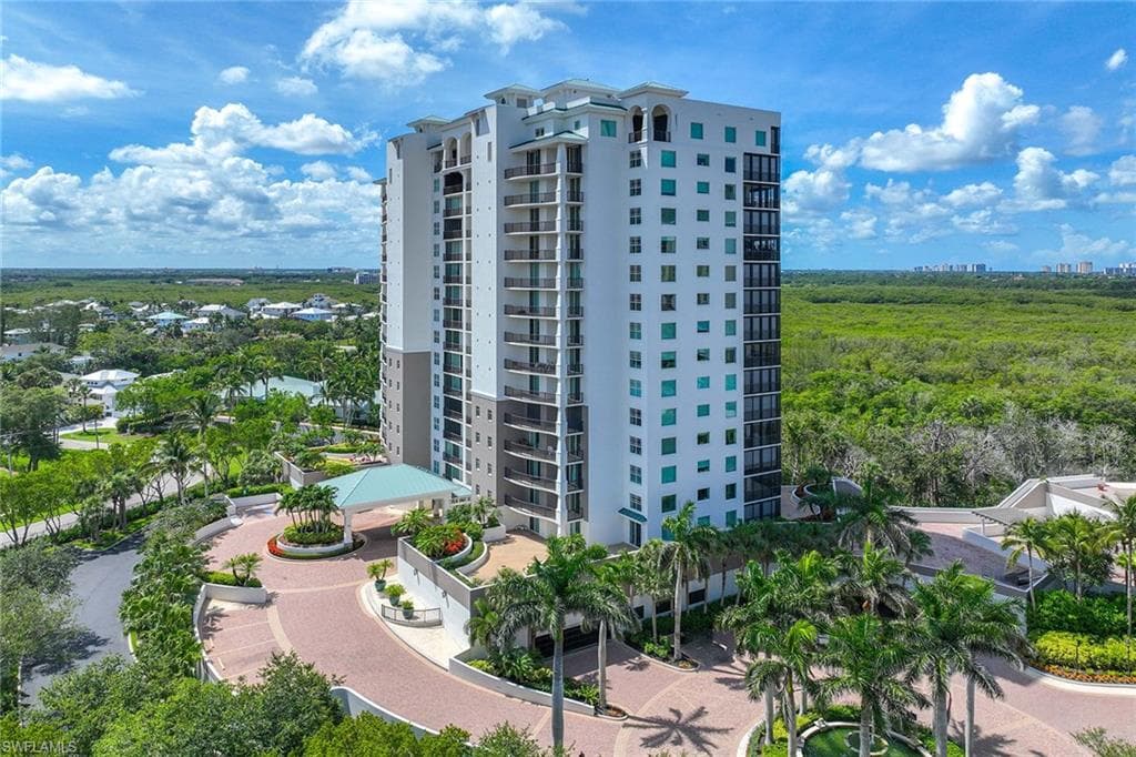 455 Cove Tower DR # 303, NAPLES FL 34110-2