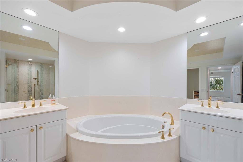 455 Cove Tower DR # 303, NAPLES FL 34110-19