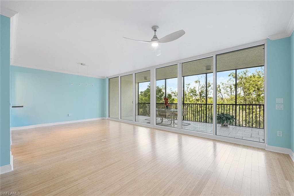 455 Cove Tower DR # 303, NAPLES FL 34110-10