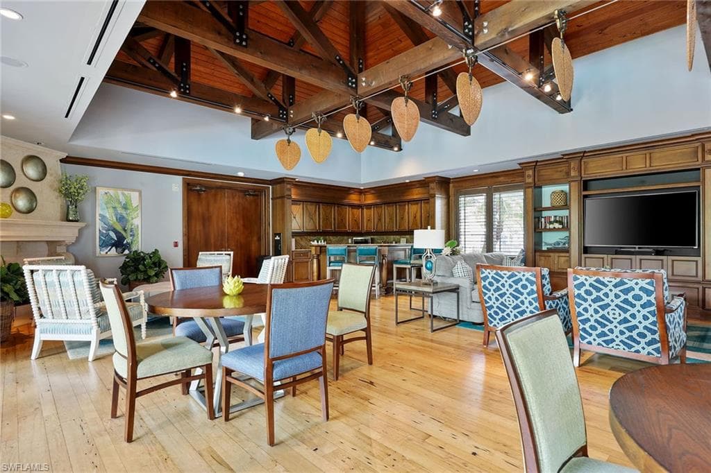 455 Cove Tower DR # 303, NAPLES FL 34110-38