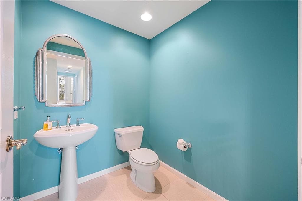 455 Cove Tower DR # 303, NAPLES FL 34110-24