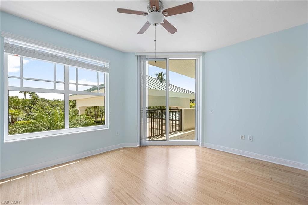 455 Cove Tower DR # 303, NAPLES FL 34110-20