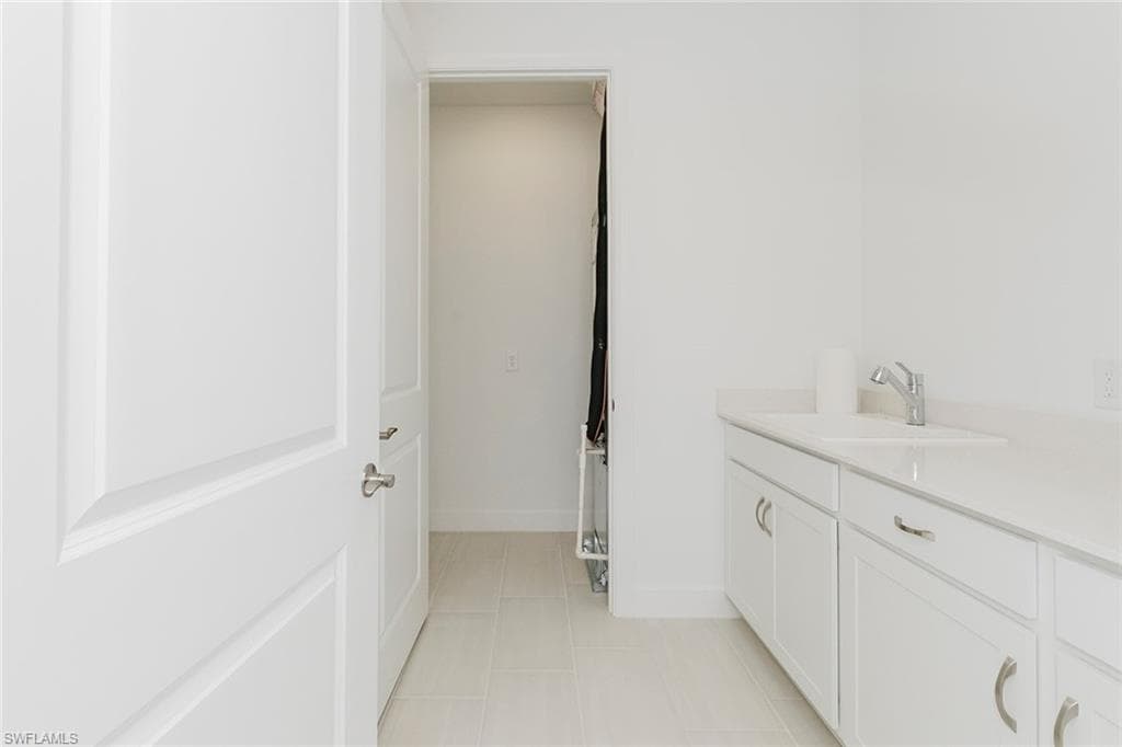 1954 Fresno AVE, NAPLES FL 34120-33