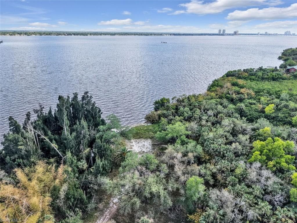 2053 Cohn RD, NORTH FORT MYERS FL 33917-1