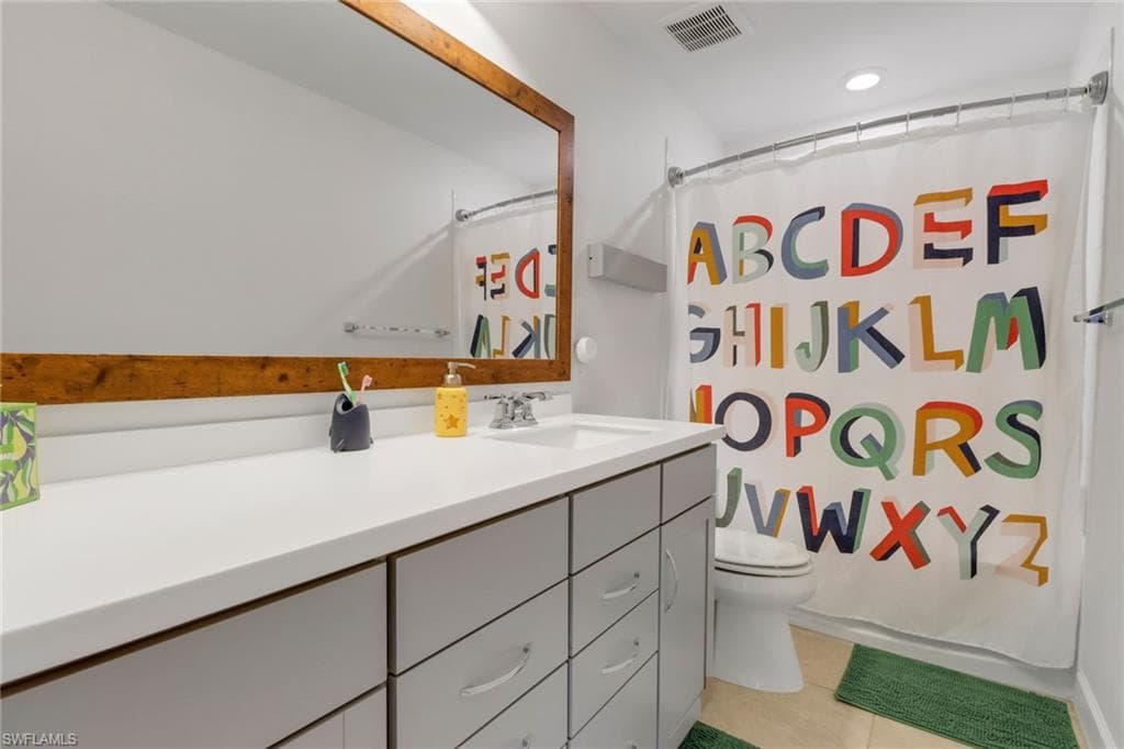 19221 Zephyr Lily CT, ESTERO FL 33928-25