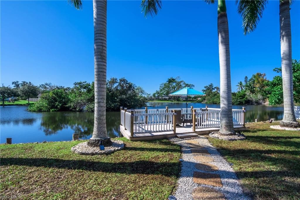 28 Constitution DR, NAPLES FL 34112-5