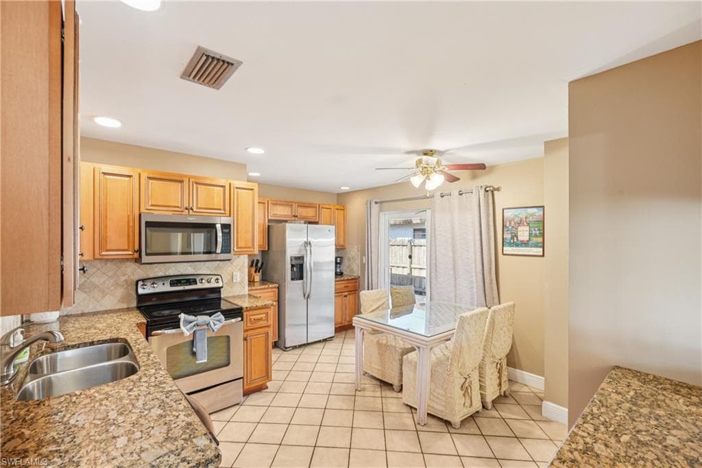 770 93rd AVE N, NAPLES FL 34108-2