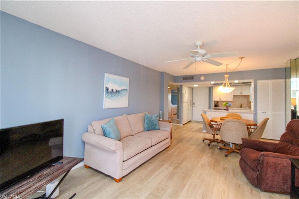 1 Bluebill AVE # 501, NAPLES FL 34108-5