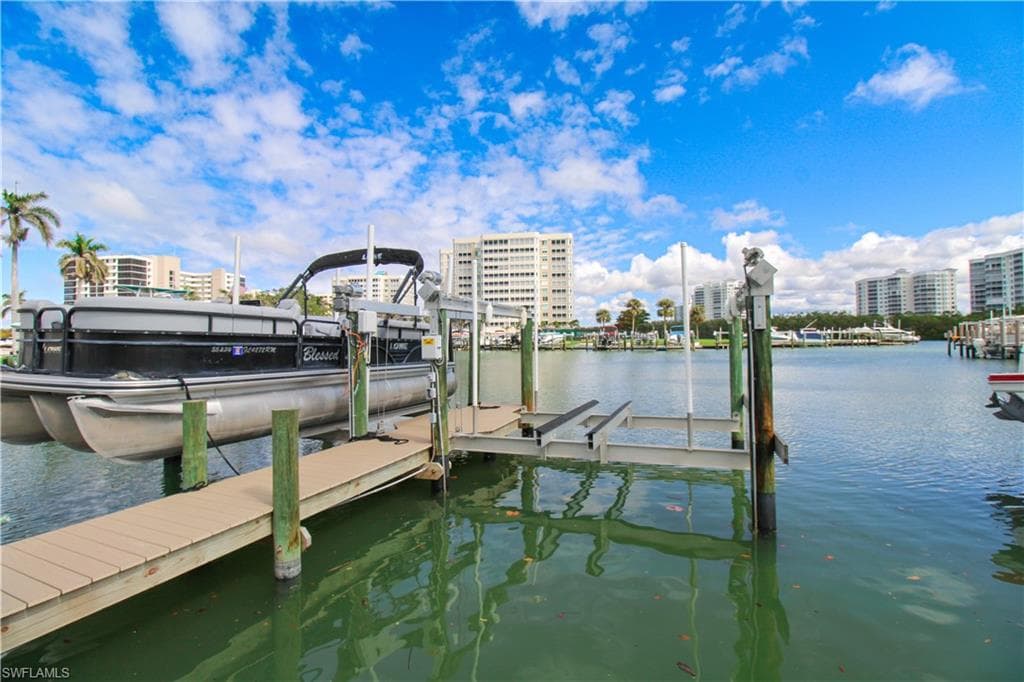 1 Bluebill AVE # 501, NAPLES FL 34108-35