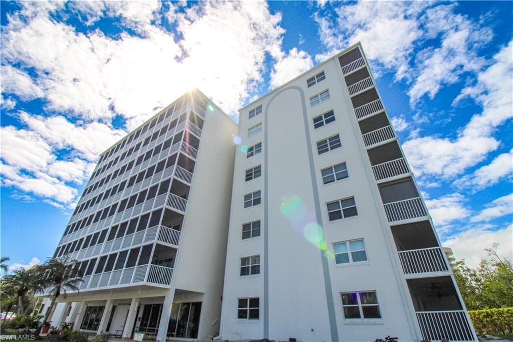1 Bluebill AVE # 501, NAPLES FL 34108-29