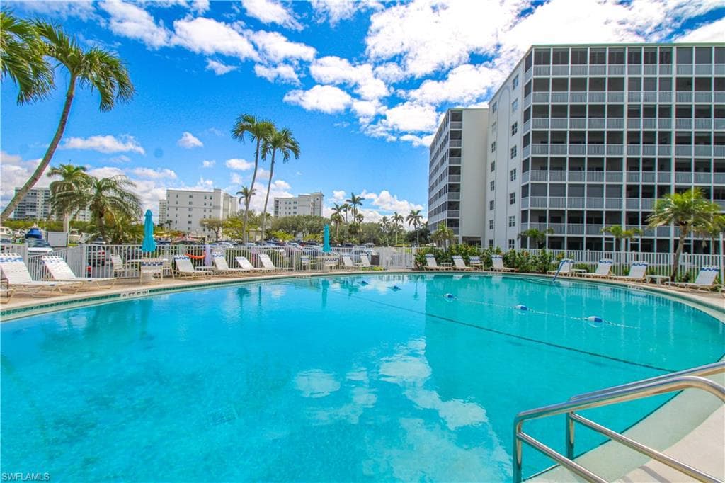 1 Bluebill AVE # 501, NAPLES FL 34108-30