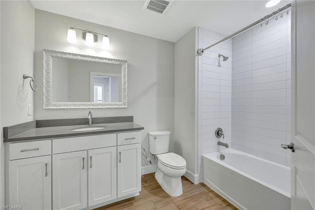 9034 Bexley DR, FORT MYERS FL 33967-21