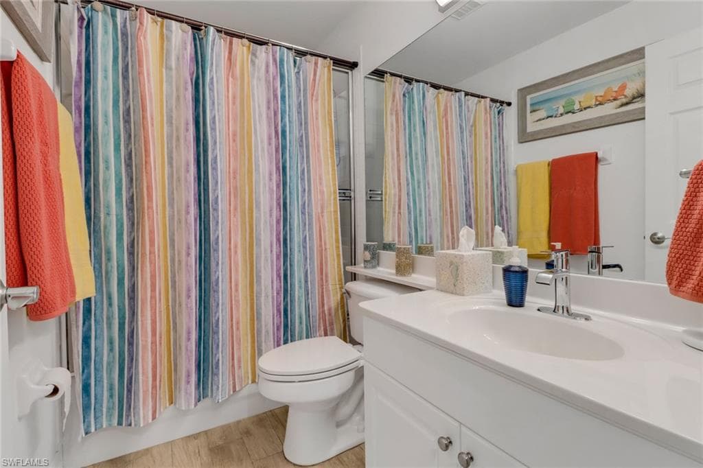 1106 Jardin DR, NAPLES FL 34104-22