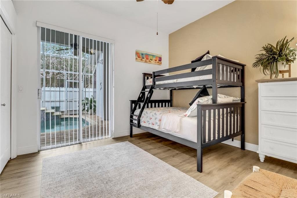 1106 Jardin DR, NAPLES FL 34104-21