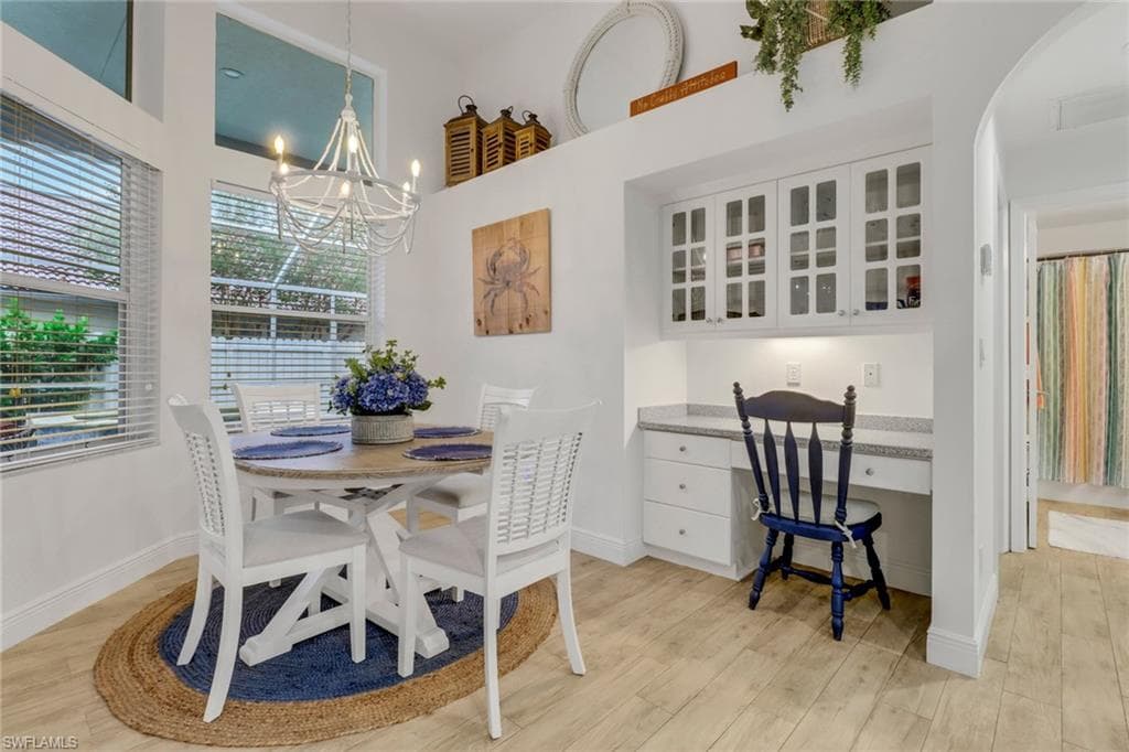 1106 Jardin DR, NAPLES FL 34104-8