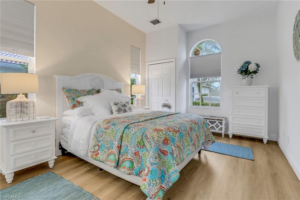 1106 Jardin DR, NAPLES FL 34104-17