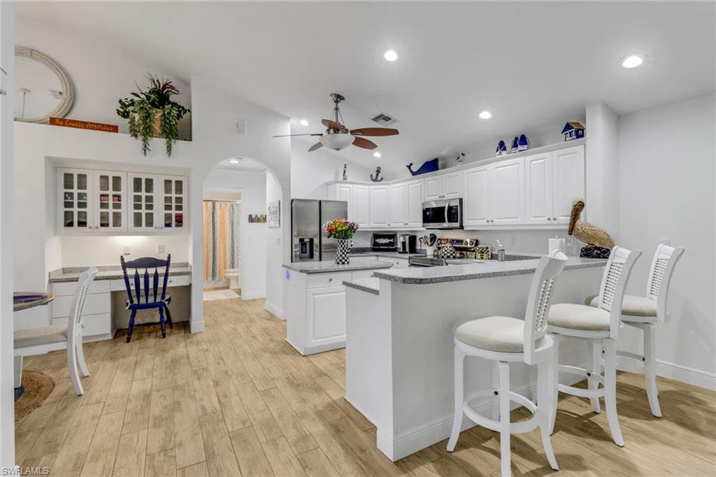 1106 Jardin DR, NAPLES FL 34104-7