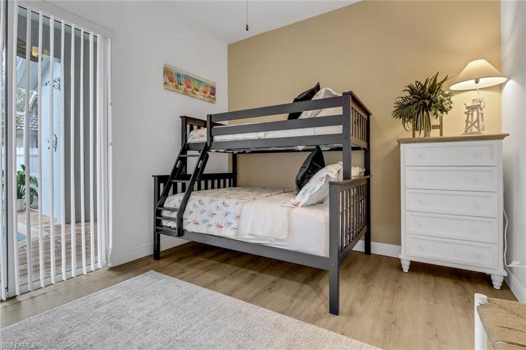 1106 Jardin DR, NAPLES FL 34104-20